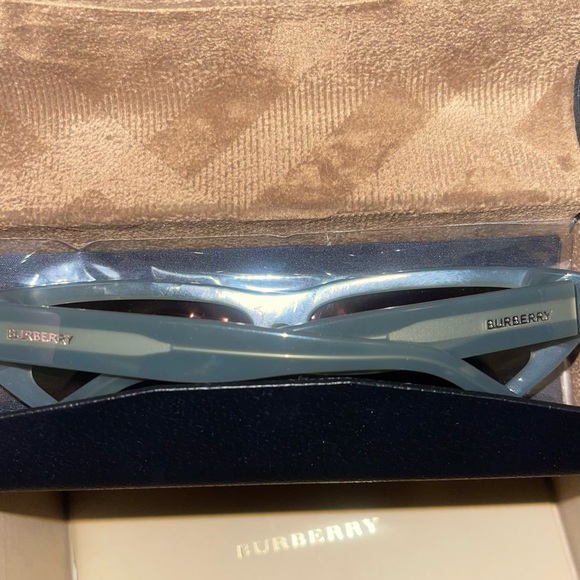 Burberry Sunglasses OPAL GREEN w/DARK GREEN Acet - Picture 6 of 8